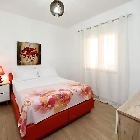 Sunny Terrace Daire *