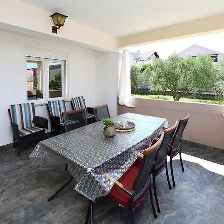 Sunny Terrace Apartment