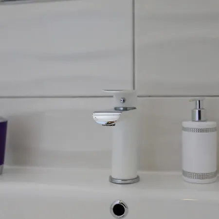 Sunny Terrace Apartment