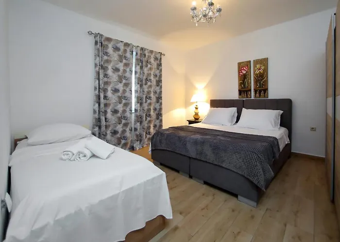 Sunny Terrace Apartman *